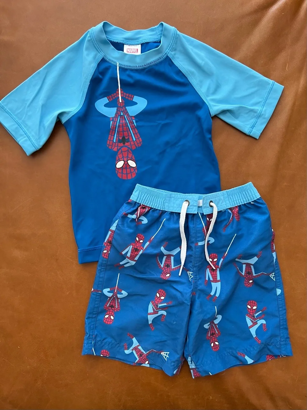 HANNA ANDERSSON x Marvel Spiderman Swim Trunks & Rashguard, 3T